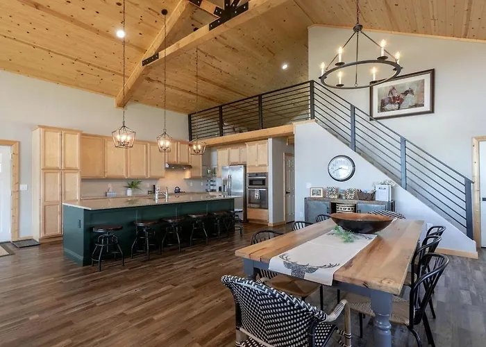 Spacious Mountain-view Retreat With Deck Slide & Jacuzzi Near Outdoor Trails In Lincoln, Wyoming *