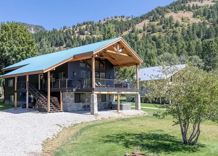 Spacious Mountain-view Retreat With Deck Slide & Jacuzzi Near Outdoor Trails In Lincoln, Wyoming *