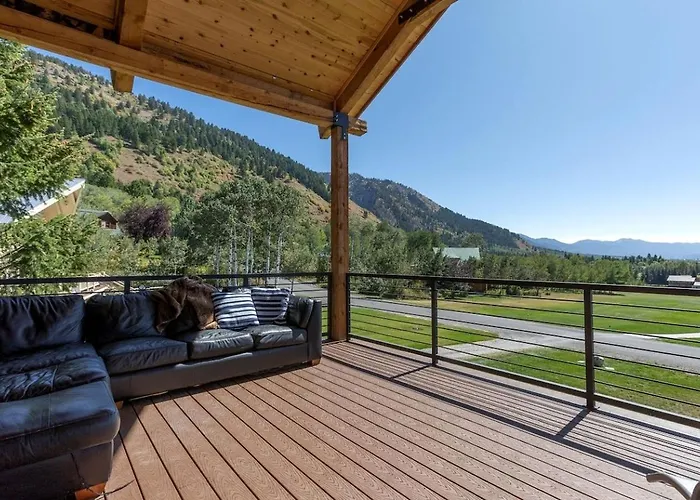 Spacious Mountain-view Retreat With Deck Slide & Jacuzzi Near Outdoor Trails In Lincoln, Wyoming * Thayne