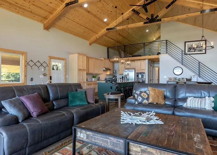 Ferienhaus Spacious Mountain-view Retreat With Deck Slide & Jacuzzi Near Outdoor Trails In Lincoln, Wyoming *