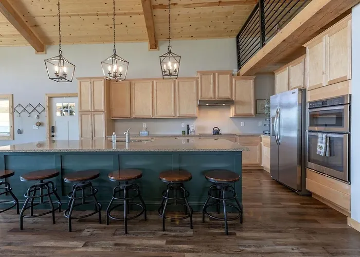 Ferienhaus Spacious Mountain-view Retreat With Deck Slide & Jacuzzi Near Outdoor Trails In Lincoln, Wyoming *