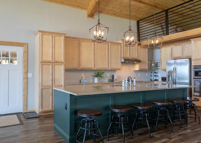 Spacious Mountain-view Retreat With Deck Slide & Jacuzzi Near Outdoor Trails In Lincoln, Wyoming Ferienhaus *